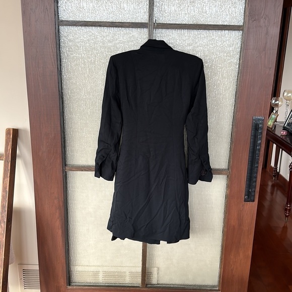 Emilia George
Marie Blazer Maternity size XS to Small - Picture 7 of 7